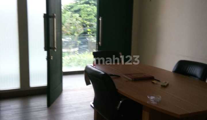 Disewakan Rumah Komersil Strategis 2 Lantai Di Tebet 2