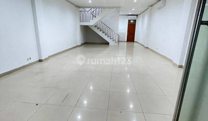Disewakan Ruko 4 Lantai + Rooftop Di Muara Karang 2