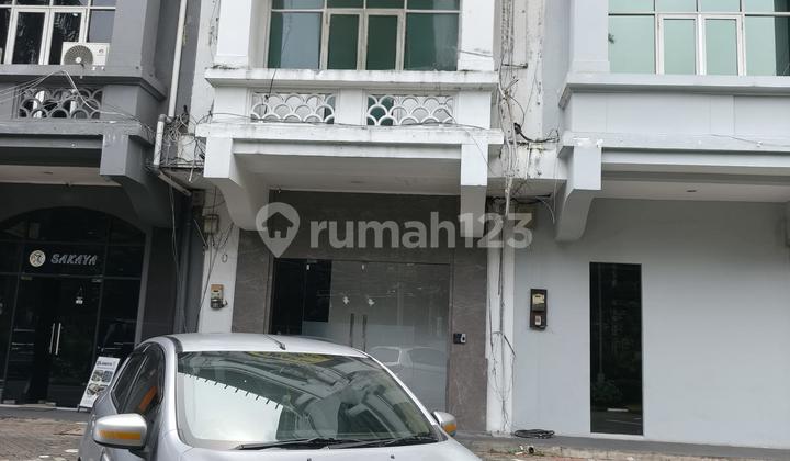 Disewakan Ruko/Rukan 4 Lantai + Rooftop di Permata Senayan