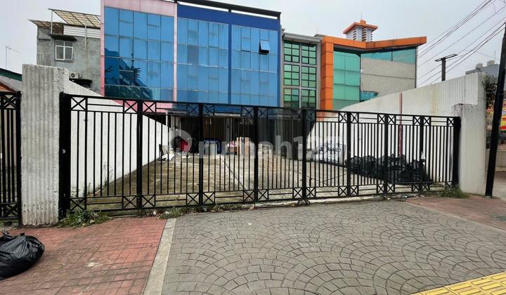 Ruko Gandeng 3 Lantai - Lokasi Super Strategis Ruko Gandeng 3 Lantai - Lokasi Super Strategis