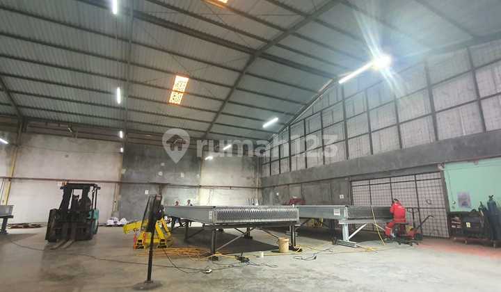  Gudang Di Kompleks Pergudangan Sentul, Lokasi Strategis