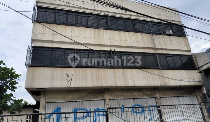 Gedung Usaha 3 Lantai Letjen Suprapto - Luas & Strategis