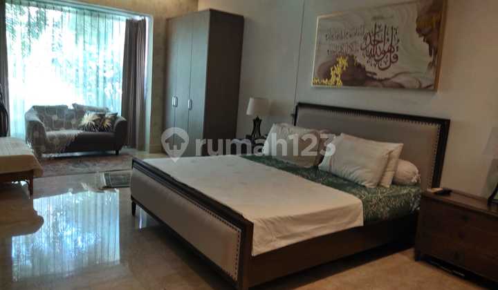 Rumah Elegan Dengan Swimming Pool Pribadi Di Kawasan Elit Menteng 2