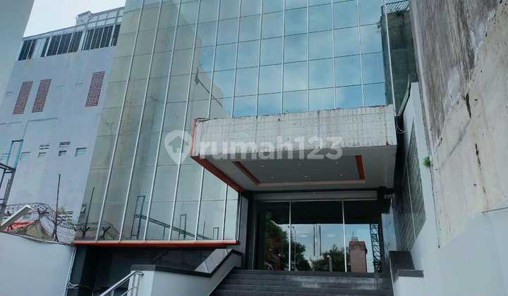 Gedung Kantor Strategis Di Kramat Raya Dijual Di Bawah Njop