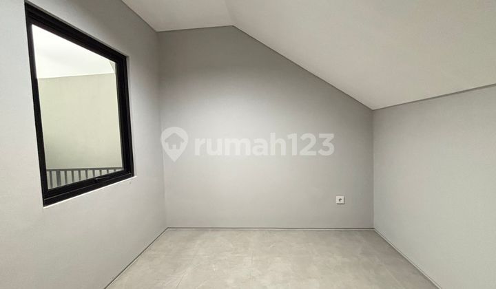 Take Over Rumah 3 Lantai 4 Kamar Cocok Hunian atau Investasi 2
