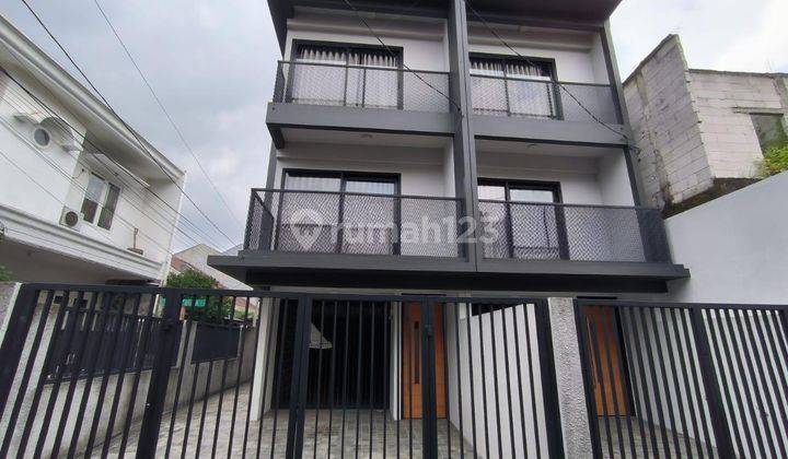 Rumah Fullfurnish 3 Lantai Strategis Dekat Stasiun Ka Tebet 1