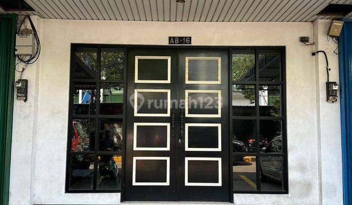 Ruko Fully Furnished 3.5 Lantai, Lokasi Strategis Jakarta Timur 1