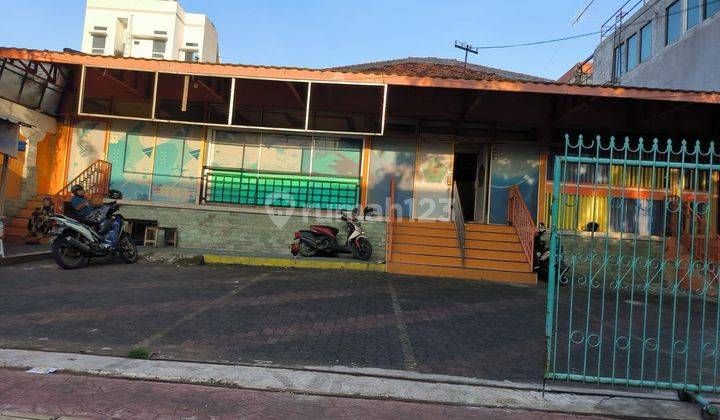Disewakan Rumah Bisa Untuk Kantor Area Tebet, Luas 688m² 2