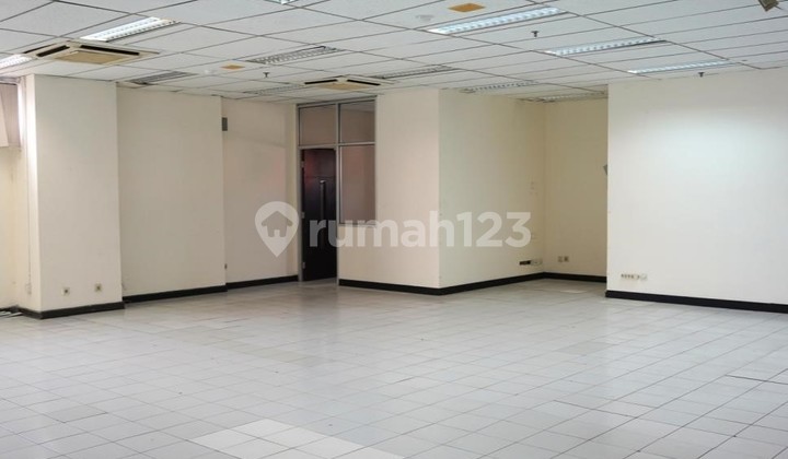 5-Story Building in Kompas Gajah Mada – Strategic Location 5-Story Building in Kompas Gajah Mada – Strategic Location