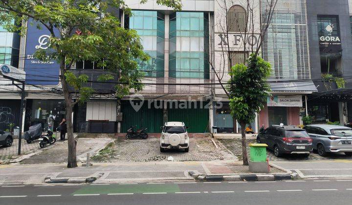 Ruko Gandeng 3,5 Lantai Disewakan Di Tebet – Lokasi Strategis 2