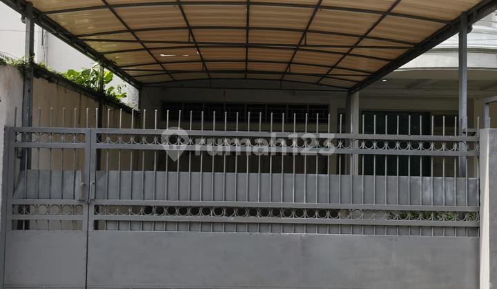 Disewa Rumah Mewah 2 Lantai di Pejaten Timur, Pasar Minggu