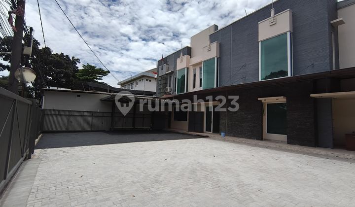 Large Warehouse Shop for Rent in Pasar Minggu, Ready for Business Use Large Warehouse Shop for Rent in Pasar Minggu, Ready for Business Use