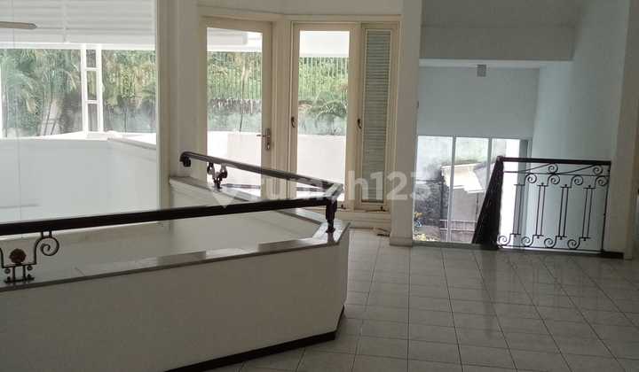 Rumah Mewah Disewakan Di Cilandak Barat – Ada Swimming Pool 2