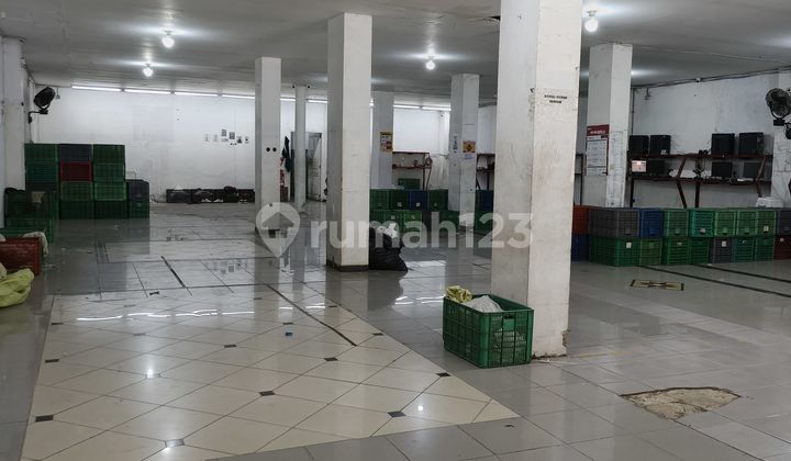 For Rent 3-Story Spacious Building Suitable for Office & Business For Rent 3-Story Spacious Building Suitable for Office & Business