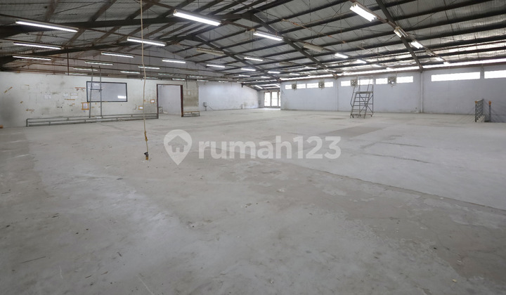 For Sale: 3-Story Agung Karya Warehouse, Area 2,315 M²