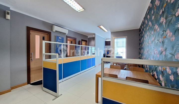 Gedung Komersial Strategis Kemayoran - Cocok untuk Usaha Besar