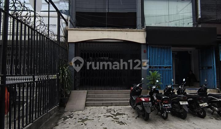 Ruko Disewa - Jl. Rs. Fatmawati Raya, Gandaria Utara Ruko Disewa - Jl. Rs. Fatmawati Raya, Gandaria Utara
