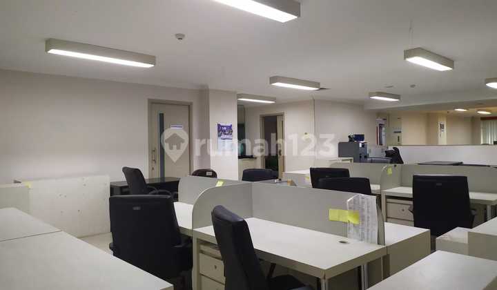 Disewakan Gedung 4 Lantai- Lokasi Premium & Siap Pakai