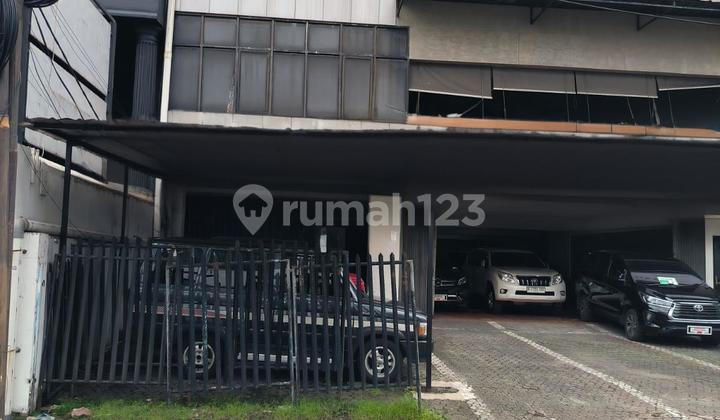 Ruko Strategis Radio Dalam Disewa - Luas 3 Lantai, Parkir Nyaman Ruko Strategis Radio Dalam Disewa - Luas 3 Lantai, Parkir Nyaman