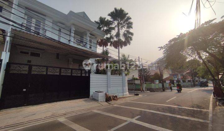 Rumah Semi Furnished Posisi Hoek Di Kalibata Jakarta Selatan 2