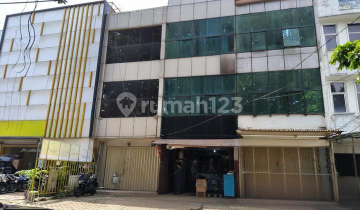 For Rent 3.5-Story Shop House in West Pejaten - Prime Location