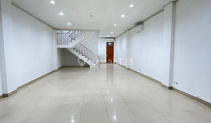 Disewakan Ruko 4 Lantai + Rooftop Di Muara Karang 1