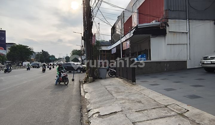 Strategic Shop House on the Side of Main Road Kh. Abdullah Syafei 2