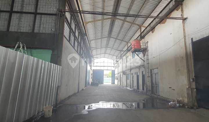  Gudang Di Kompleks Pergudangan Sentul, Lokasi Strategis