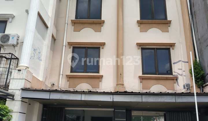 Disewakan Ruko Gandeng 4 Lantai Di Warung Buncit, Strategis! Disewakan Ruko Gandeng 4 Lantai Di Warung Buncit, Strategis!