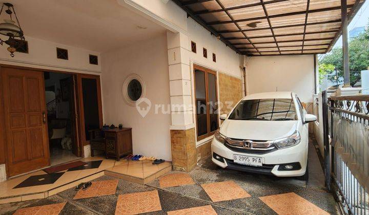 Rumah Full Furnished 2 Lantai Lokasi Strategis Area Menteng 1