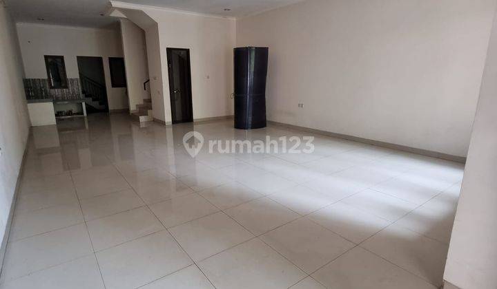 Disewakan Rumah Baru 3 Lantai – Jl. Kopyor Raya, Kelapa Gading 2