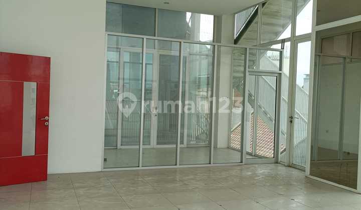 For Rent New 4-Storey Building – Plumpang, North Jakarta