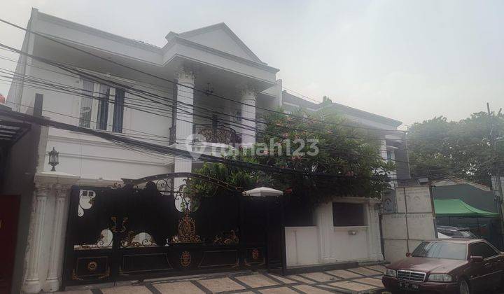 Dijual Rumah Mewah Dengan Kolam Renang Asri Dan Nyaman 2