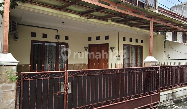 Sewa Rumah Tebet Barat Dalam Vi, Luas 200M² Sewa Rumah Tebet Barat Dalam Vi, Luas 200M²