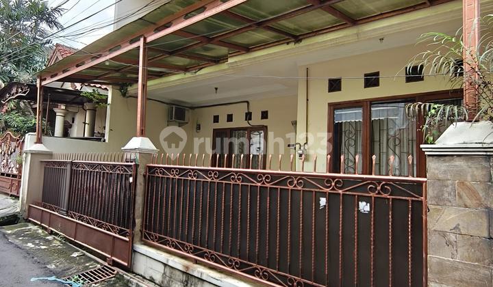 House for Rent in Tebet Barat Dalam VI, Area 200M² 2