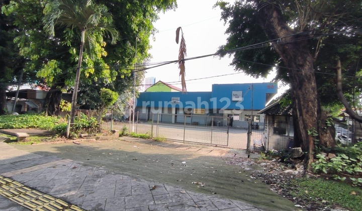 Gudang Ex Bengkel & Showroom Cempaka Putih Gudang Ex Bengkel & Showroom Cempaka Putih
