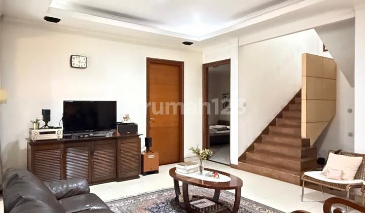 Rumah Cantik Siap Huni, Bangunan Modern di Bintaro Sektor 3