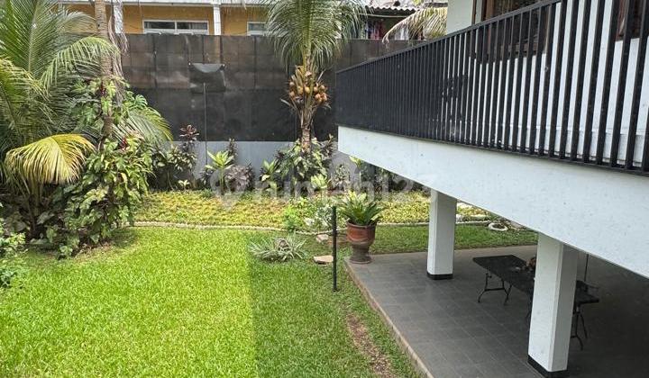 Rumah dengan Halaman Luas Lokasi Strategis di Bintaro Pesanggrahan Jaksel Rumah dengan Halaman Luas Lokasi Strategis di Bintaro Pesanggrahan Jaksel