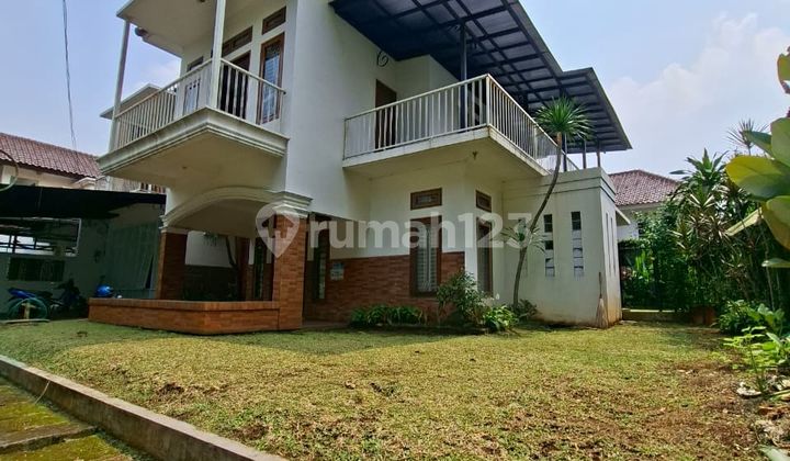 Rumah Megah dengan Halaman yang Luas di Bintaro Sektor 8 - Harga Nego!