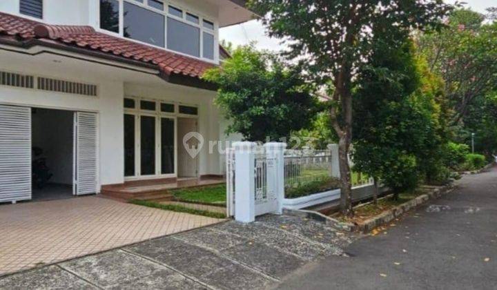 Rumah Hook dengan Bangunan Kokoh, Siap Huni, dan Strategis @Tebet 1