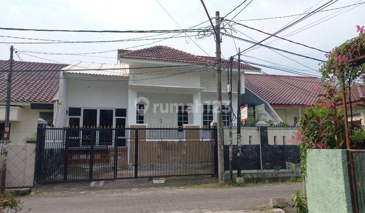 Dijual Rumah Bagus Halaman Luas di Komplek Ciledug Raya  2