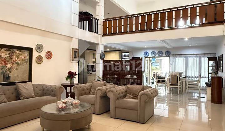 Rumah Mewah Modern dan Siap Huni dengan Kolam Renang Pribadi di Bintaro Sektor 3 2
