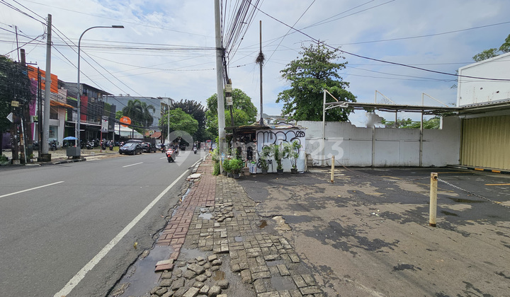 Ruang Usaha Lokasi Strategis Pinggir Jalan Raya di Pancoran. Ruang Usaha Lokasi Strategis Pinggir Jalan Raya di Pancoran.