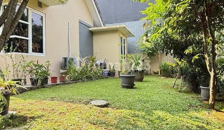 Asri Hook House in the Comfortable Bintaro Sector 9 Neighborhood - Affordable Price!
