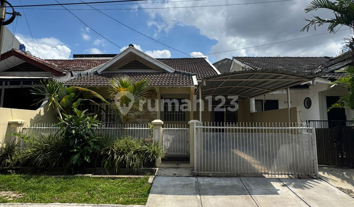 Close to South Jakarta! Ready-to-Live-in House, Neat and Affordable in Bintaro Sector 2.