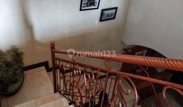 Dijual Rumah 2 Lantai Bagus di Cipadu Jaya Dekat Bintaro 2