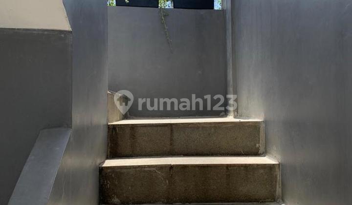 Rumah Modern dengan Private Pool di Rempoa 2