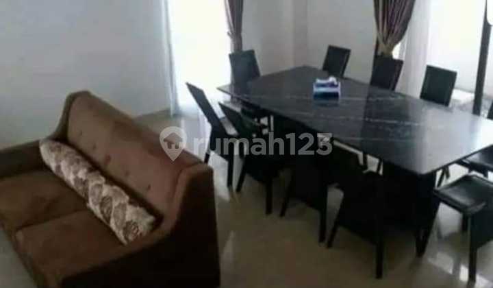 Rumah 2½ Lantai Semi Furnished Siap Huni dengan Hunian Nyaman dan Asri @Veteran, Jakarta Selatan
