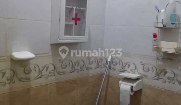 CHEAPEST! South Jakarta House, Spacious and Strategic 2