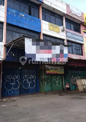 Ruko 3½ Siap Pakai dan Lokasi Strategis Pinggir Jalan Raya Ruko 3½ Siap Pakai dan Lokasi Strategis Pinggir Jalan Raya